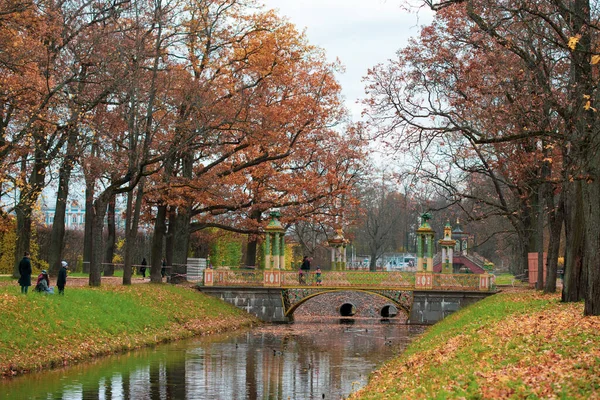 Pushkin Rusia Octubre 2021 Puente Chino Alexander Park Tsarskoye Selo — Foto de Stock