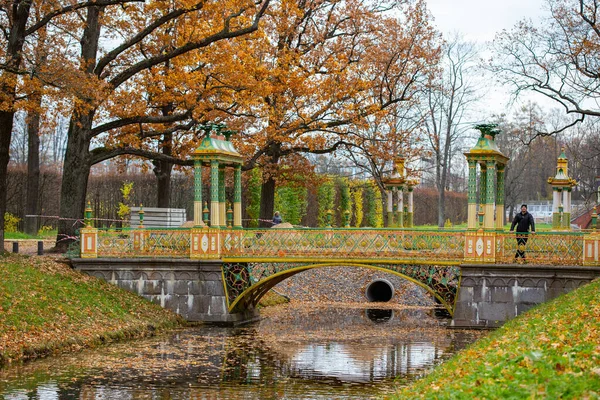 Pushkin Rusia Octubre 2021 Puente Chino Alexander Park Tsarskoye Selo — Foto de Stock
