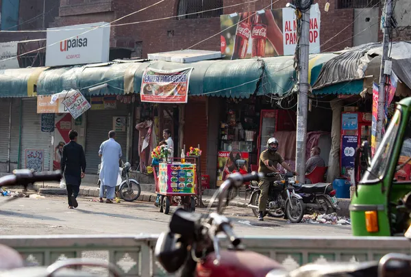 Lahore Pakistan Settembre 2021 Strada Trafficata Della Vecchia Città Lahore — Foto Stock