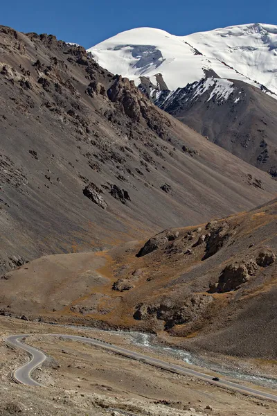 Τοπίο Khunjerab Pass Υψηλότερο Ασφαλτοστρωμένο Διεθνές Συνοριακό Πέρασμα Στον Κόσμο — Φωτογραφία Αρχείου