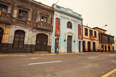 Lima, Peru 'da renkli evleri olan Callao bölgesi.