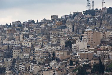 AMMAN, JORDAN - Mart 2019: Amman Kalesi tepesinden Amman şehrinin havadan görünüşü, Ürdün