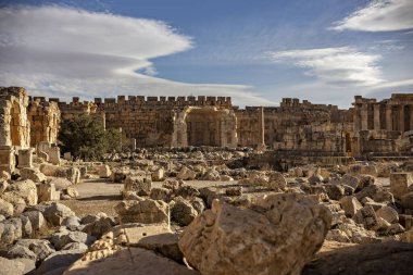 BAALBEK, LEBANON - Ekim 2018: Baalbek Roma kalıntıları, antik Roma kenti Baalbek, Lübnan
