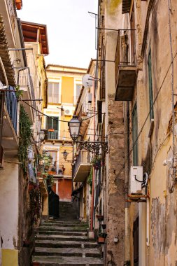 PIZZO, İtalya - Kasım 2021 Günbatımında eski Pizzo kasabası, Calabria, İtalya