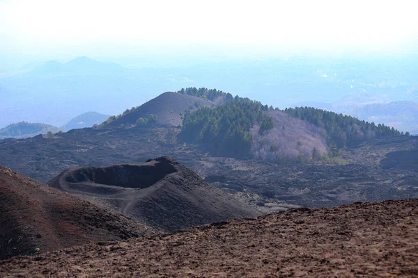 Pendenza Del Vulcano Etna Con Vapore Che Sale Dal Cratere — Foto Stock