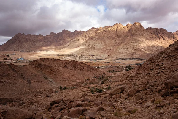 Montanhas Sinai Dia Nublado Vista Superior Montanha Mousa Perto Mosteiro — Fotografia de Stock