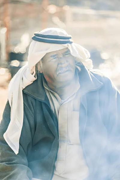 Sinai Egypten Februari 2022 Beduinmannen Bär Traditionella Kläder Saharaöknen Sinai — Stockfoto