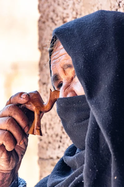 Dahab Egypt Leden 2022 Arabská Beduínská Žena Černém Hidžábském Portrétu — Stock fotografie