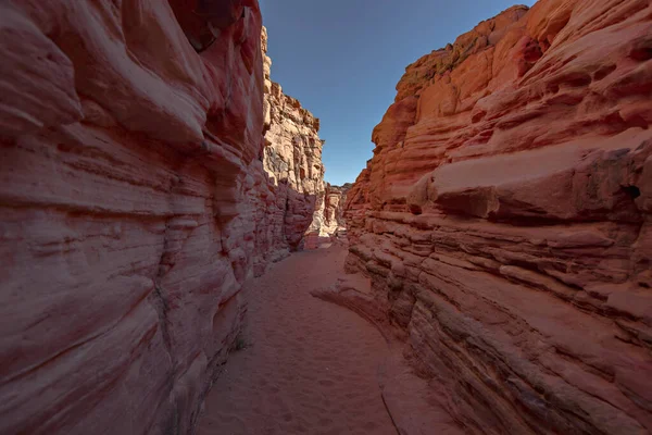 埃及西奈半岛南部的彩色峡谷 — 图库照片