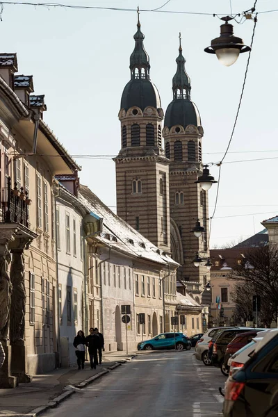 SIBIU, ROMANIA - Mart 2022: Kutsal Trinity Katedrali, Sibiu, Romanya
