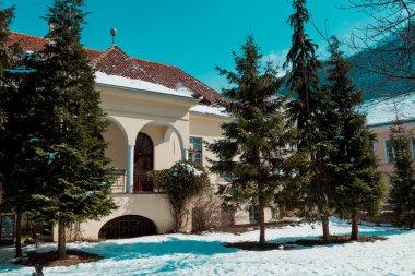 BRASOV, ROMANIA - Mart 2022: Catherine 'in Brasov Kapısı, Romanya