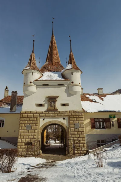 Brasov Rumania Marzo 2022 Puerta Catalina Brasov Día Invierno Rumania — Foto de Stock