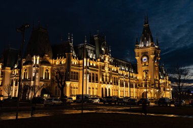 IASI, ROMANIA - Mart 2022: Iasi 'de Kültür Sarayı (Istana Budaya), Romanca