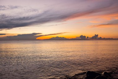 Tulamben, Doğu Bali, Endonezya 'da şaşırtıcı gün doğumu
