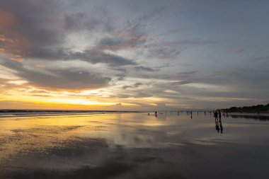 Endonezya, Bali 'deki Legian plajında inanılmaz bir gün batımı