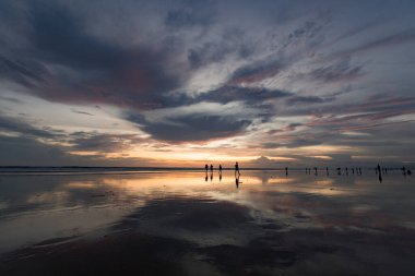 Endonezya, Bali 'deki Legian plajında inanılmaz bir gün batımı