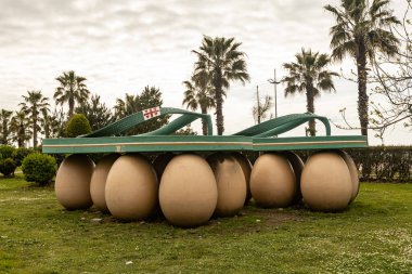 BATUMI, GEORGIA - Mayıs 2022: Gürcistan 'ın Batumi kentindeki sanat kompozisyonu 