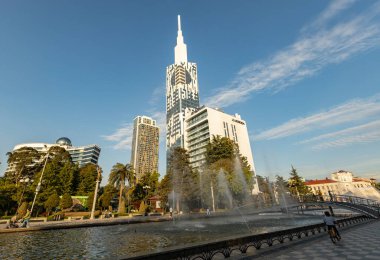 BATUMI, GEORGIA - Mayıs 2022: Batum Teknoloji Üniversitesi Kulesi, Gürcistan