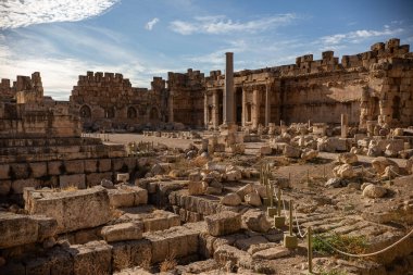 BAALBEK, LEBANON - Ekim 2018: Baalbek Roma kalıntıları, antik Roma kenti Baalbek, Lübnan