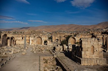 Dağların ardındaki antik harabe şehir 