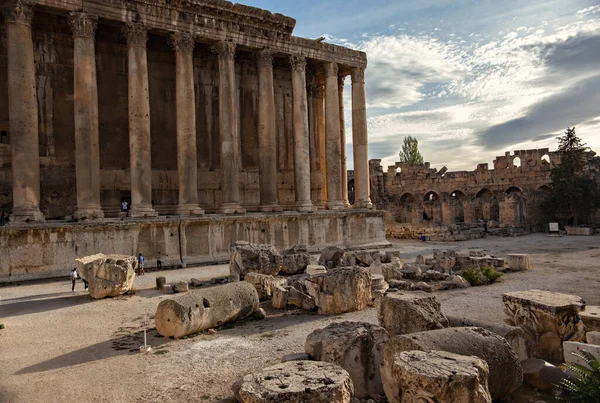 Baalbek Lebanon Październik 2018 Filary Świątyni Jowisza Starożytnym Mieście Baalbek — Zdjęcie stockowe