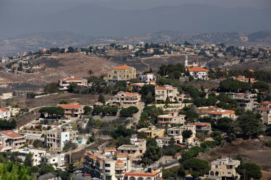TEBNINE, LEBANON - Ekim 2018: Güney Lübnan 'daki Tebnine Kalesi' nden görüntü