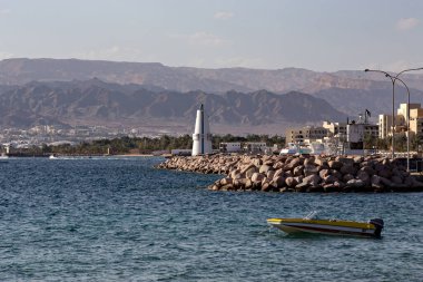 Ürdün, Akabe 'deki Deniz feneri ve Kızıl Deniz Kıyısı