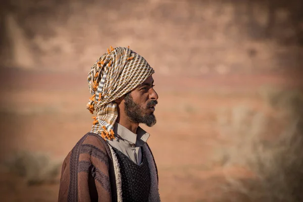 Wadi Rum Jordanie Mars 2019 Jeune Bédouin Barbu Dans Désert — Photo