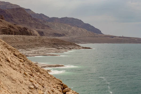 ヨルダンでの死海の海岸ビュー — ストック写真