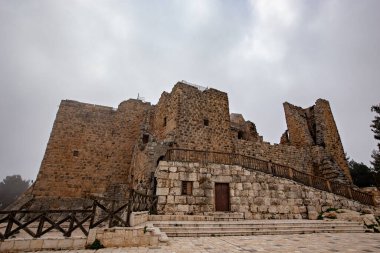AJLOUN, JORDAN - Mart 2019: Ürdün Ajloun 'daki Fortess Duvarı