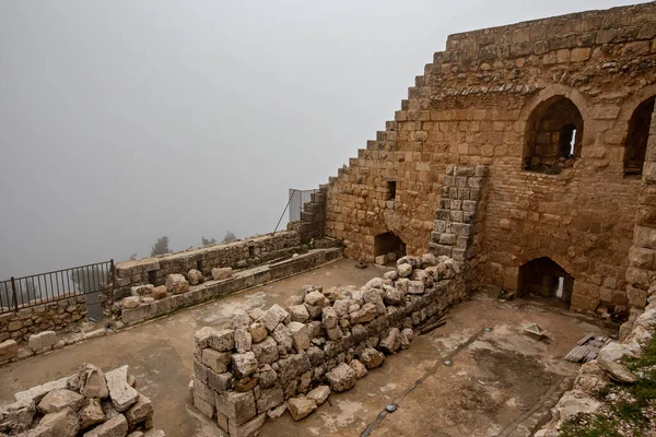AJLOUN, JORDAN - Mart 2019: Ürdün Ajloun 'daki Fortess Duvarı