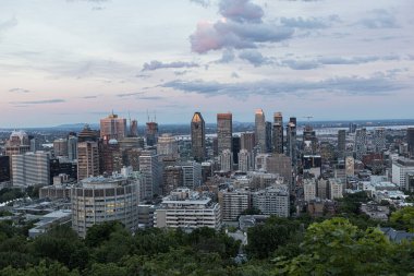 Montreal, CANADA - Haziran 2022 Montreal silueti, Montreal, Quebec 'teki Mont Royal bakış açısı