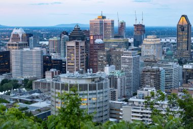Montreal, CANADA - Haziran 2022 Montreal silueti, Montreal, Quebec 'teki Mont Royal bakış açısı