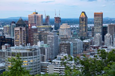 Montreal, CANADA - Haziran 2022 Montreal silueti, Montreal, Quebec 'teki Mont Royal bakış açısı