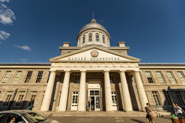MONTREAL, CANADA - Haziran 2022: Montreal, Quebec, Kanada 'daki Bonsecours Pazarı