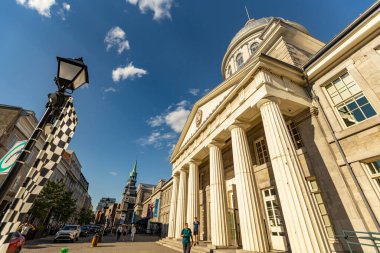 MONTREAL, CANADA - Haziran 2022: Montreal, Quebec, Kanada 'daki Bonsecours Pazarı