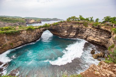 Doğal Taş Köprüsü, Mavi Göl, Nusa Penida, Bali, Endonezya