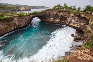 Doğal Taş Köprüsü, Mavi Göl, Nusa Penida, Bali, Endonezya