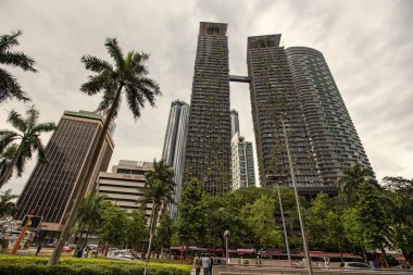 KUALA LUMPUR, MALAYSIA - Mart 2020: Kuala Lumpur şehir merkezinde gökdelenler, Malezya