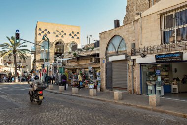 Tel Aviv 'deki eski pazar caddesi. Eski kasaba, Jaffa, İsrail.