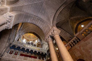 Kutsal Mezar Kilisesi 'nin içinde, iç kubbe. 