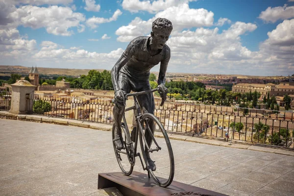 Kerékpár Műemlék Városnézéssel Háttérben — Stock Fotó