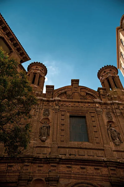 Bottom View Old Gothic Cathedral Architecture Details — ストック写真