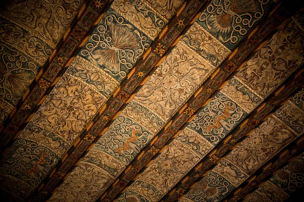 Cropped View Ancient Pattern Ceiling Aljafera Palace Interior Details Zaragoza — Stockfoto