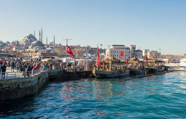 Eminn Quay Boats Food Market Istambul Turkey — Stockfoto