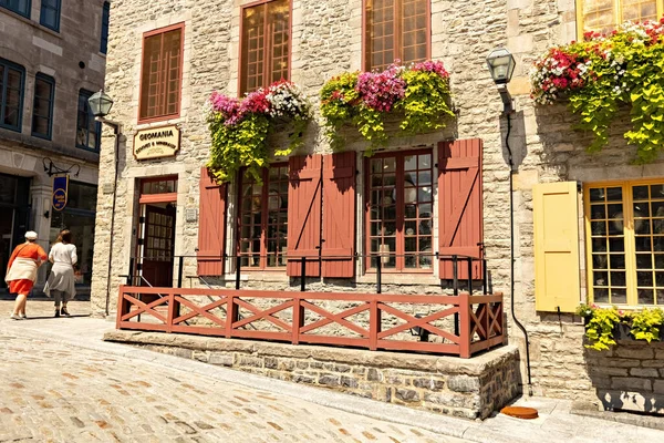 Quebec City Old Town Narrow Street People Sunny Summer Day — Stock fotografie