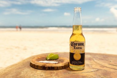 Meksika, Tulum sahilinde limon ve tuzlu Corona birası.