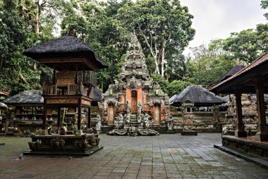 Saraswati tapınağının Ubud, Bali, Endonezya 'daki giriş manzarası