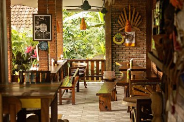 Ubud, Bali, Endonezya 'daki Bali tarzı kafe' nin güzel müdahalesi