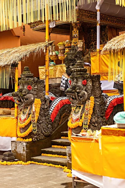 Traditioneller Drachenkopf Ubud Tempel Auf Bali Indonesien — Stockfoto